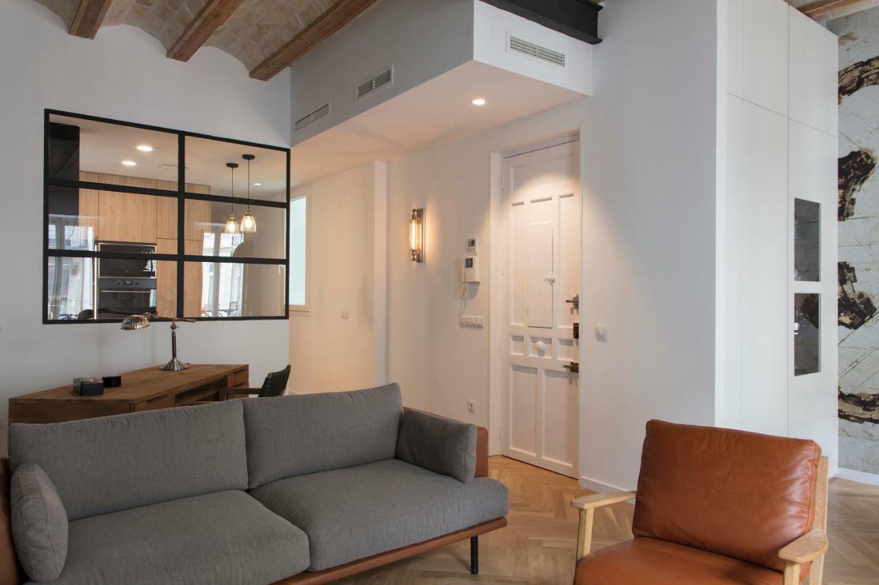 Florit Flats - Chic And In A Lively But Quiet Area Walking Distance * Valenza