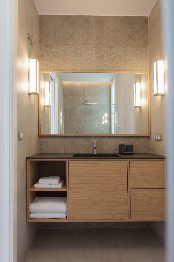 Florit Flats - Chic And In A Lively But Quiet Area Walking Distance Valenza